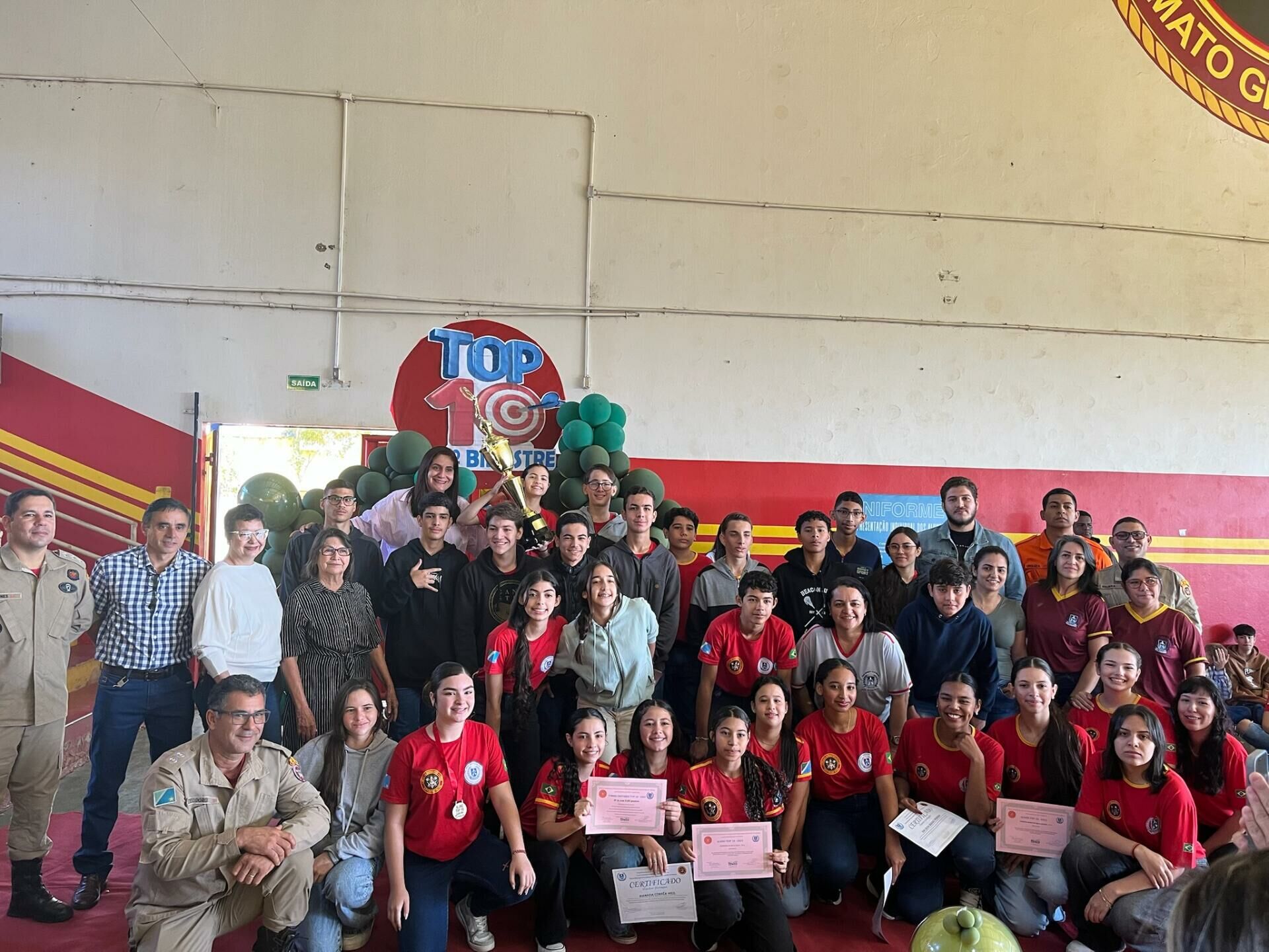 Imagem de compartilhamento para o artigo Escola Cívico-Militar de Costa Rica premia alunos em cerimônia de sucesso acadêmico do Projeto Aluno Top 10 da MS Todo dia